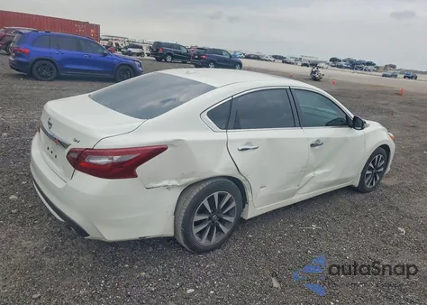2018 Nissan Altima 2.5 z USA, uszkodzony, nr VIN 1N4AL3AP4JC182722